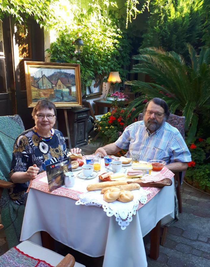Bed and Breakfast Fonagy Es Walter Vendeg- Es Borhaz Вац Экстерьер фото